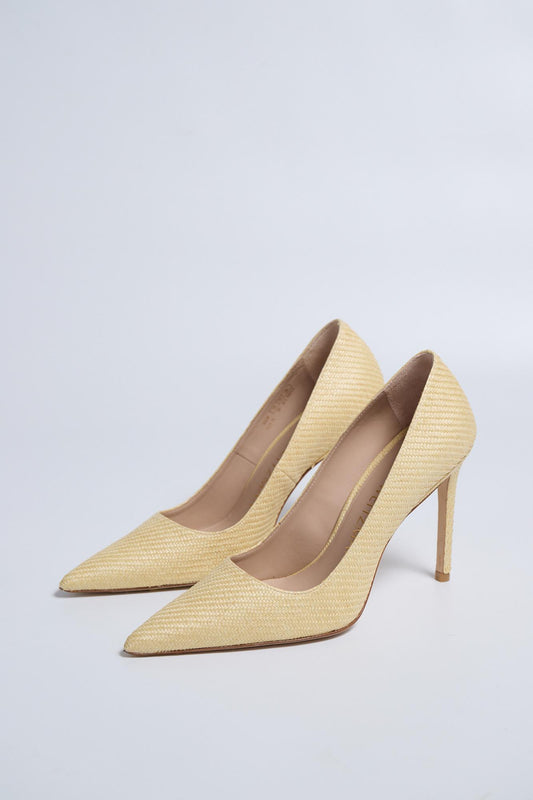 Stuart Weitzman 37