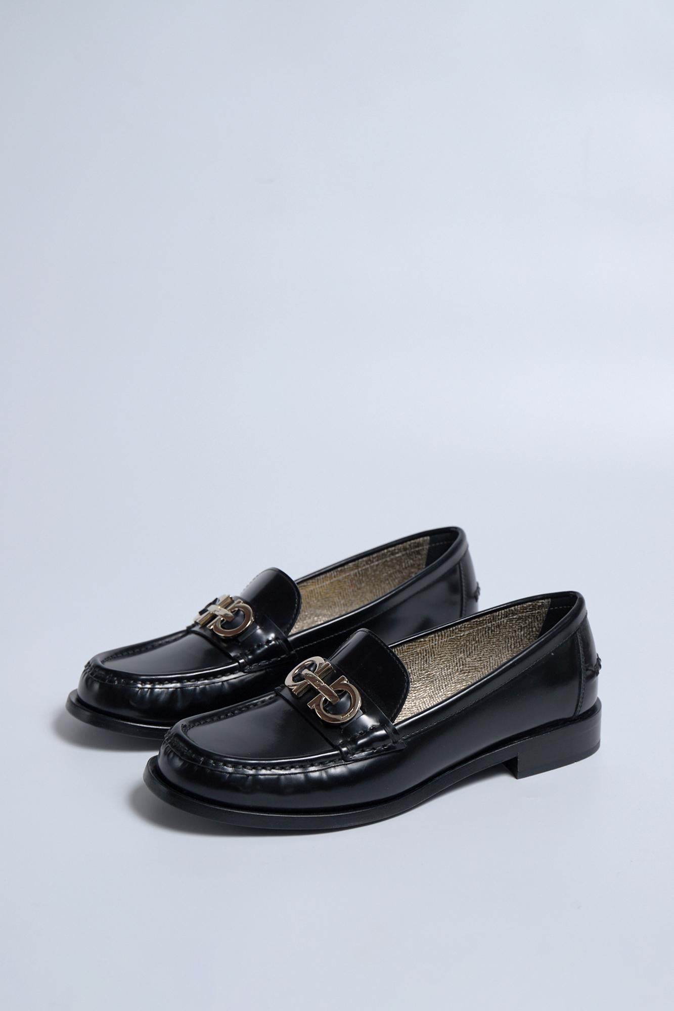 Ferragamo 38.5