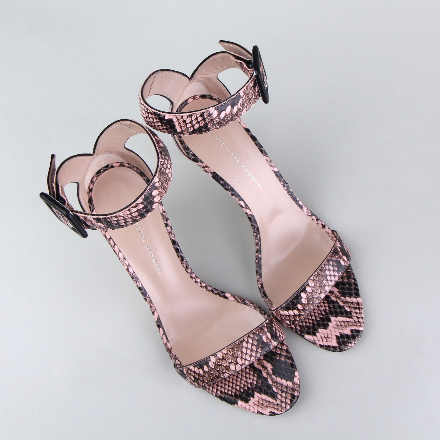 Giuseppe Zanotti розмір 40.5