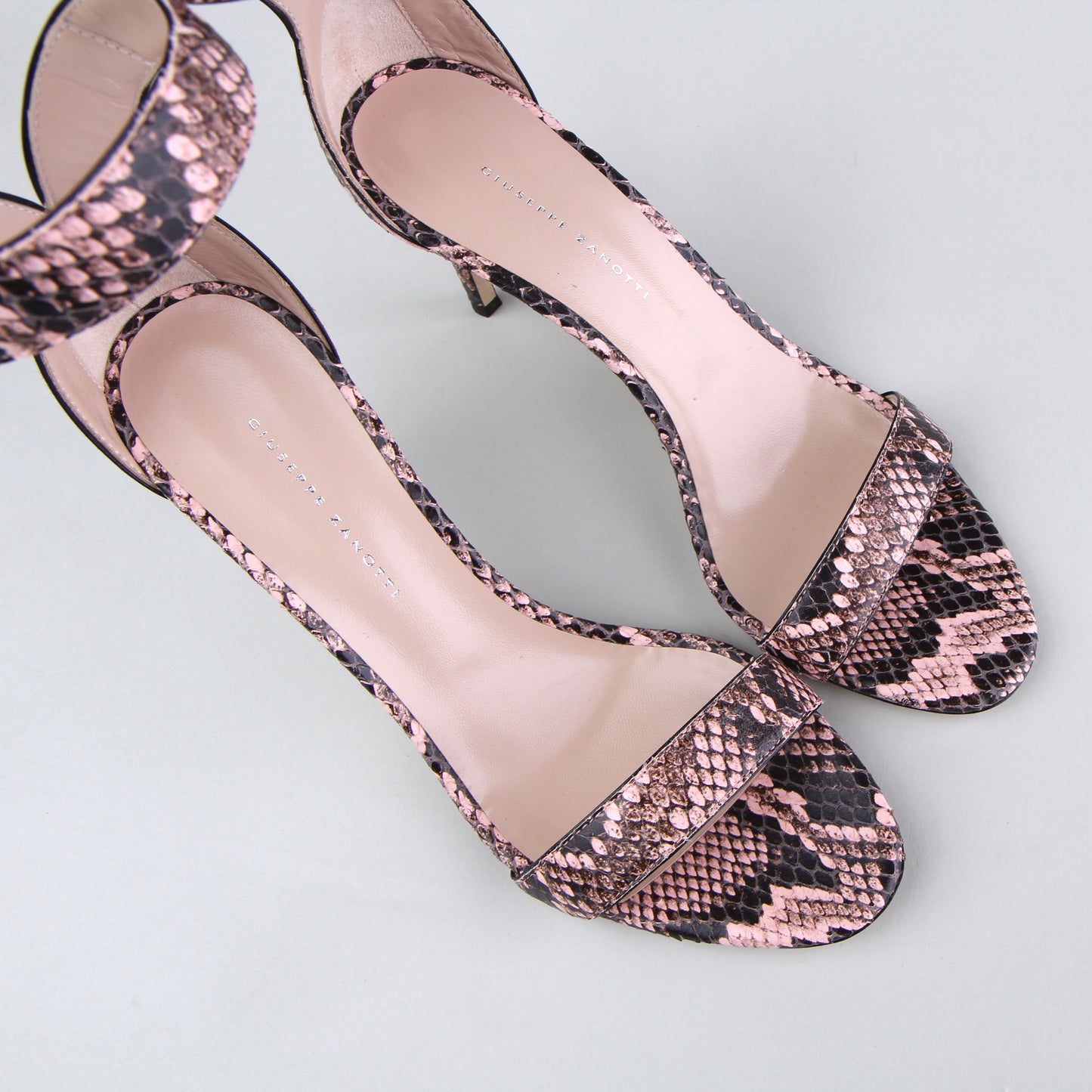 Giuseppe Zanotti розмір 40.5