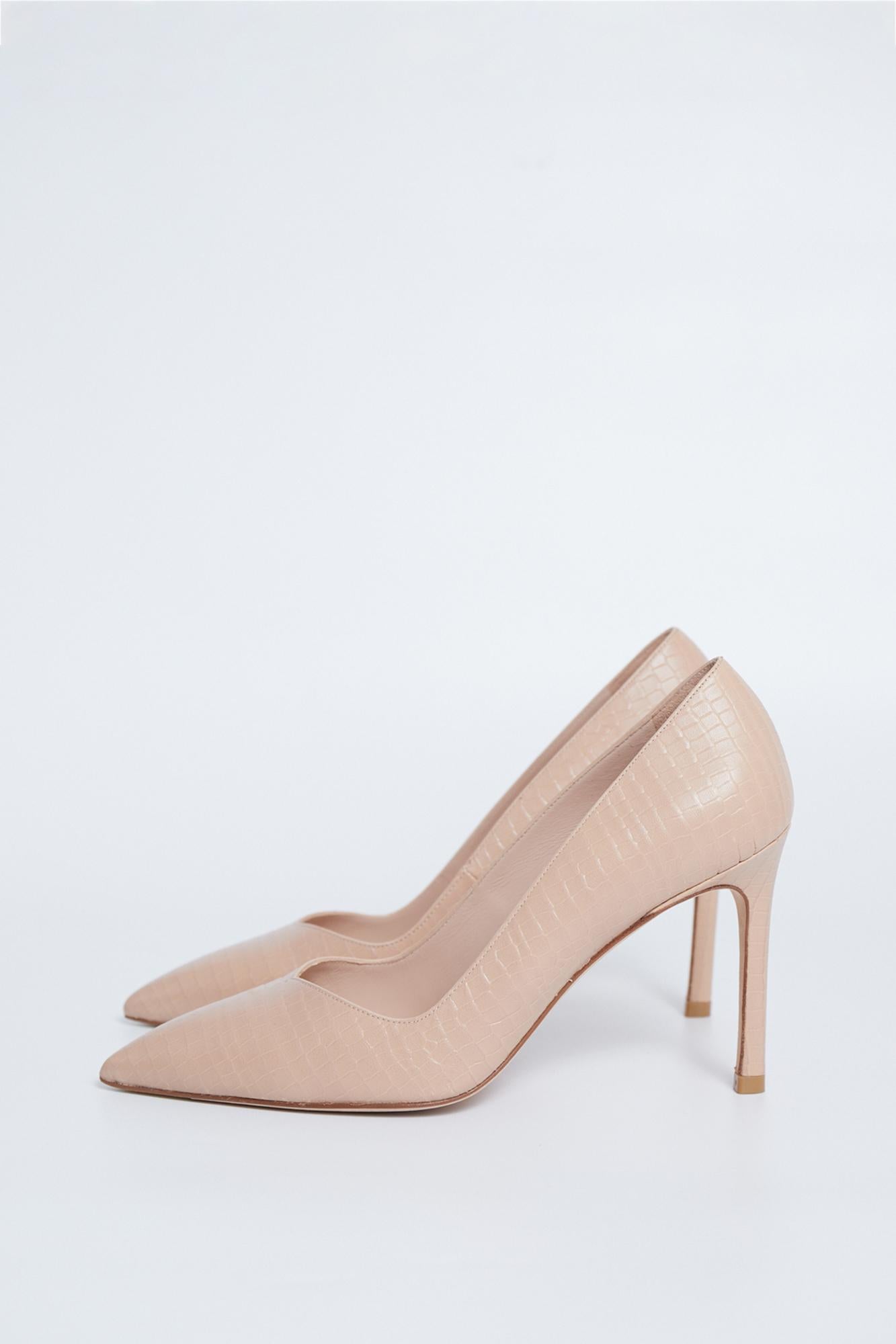 Stuart Weitzman 39