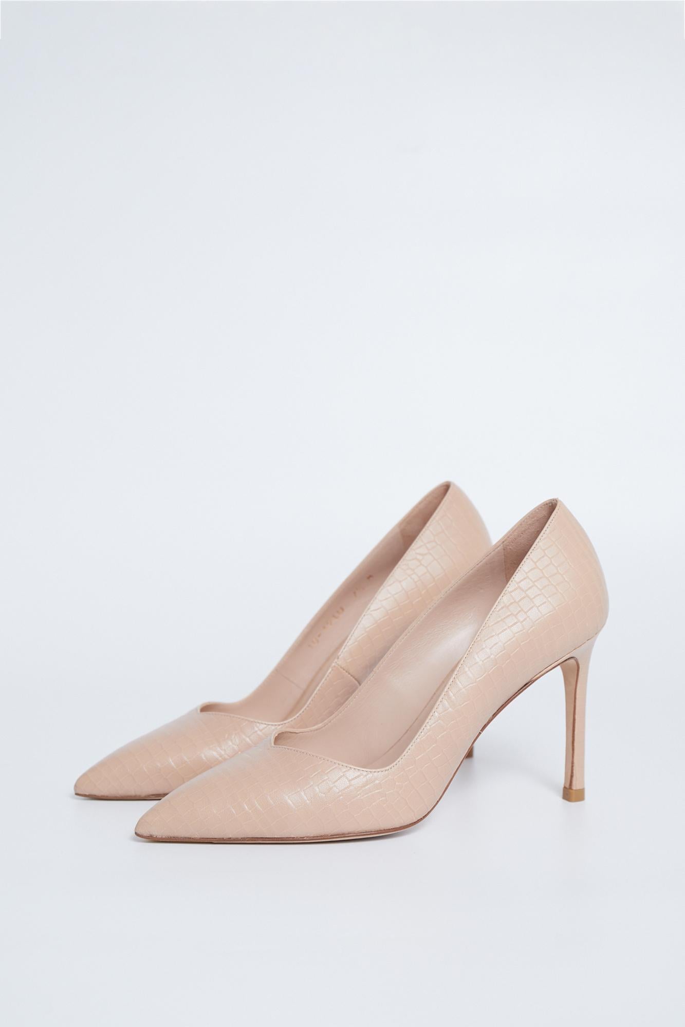 Stuart Weitzman 39