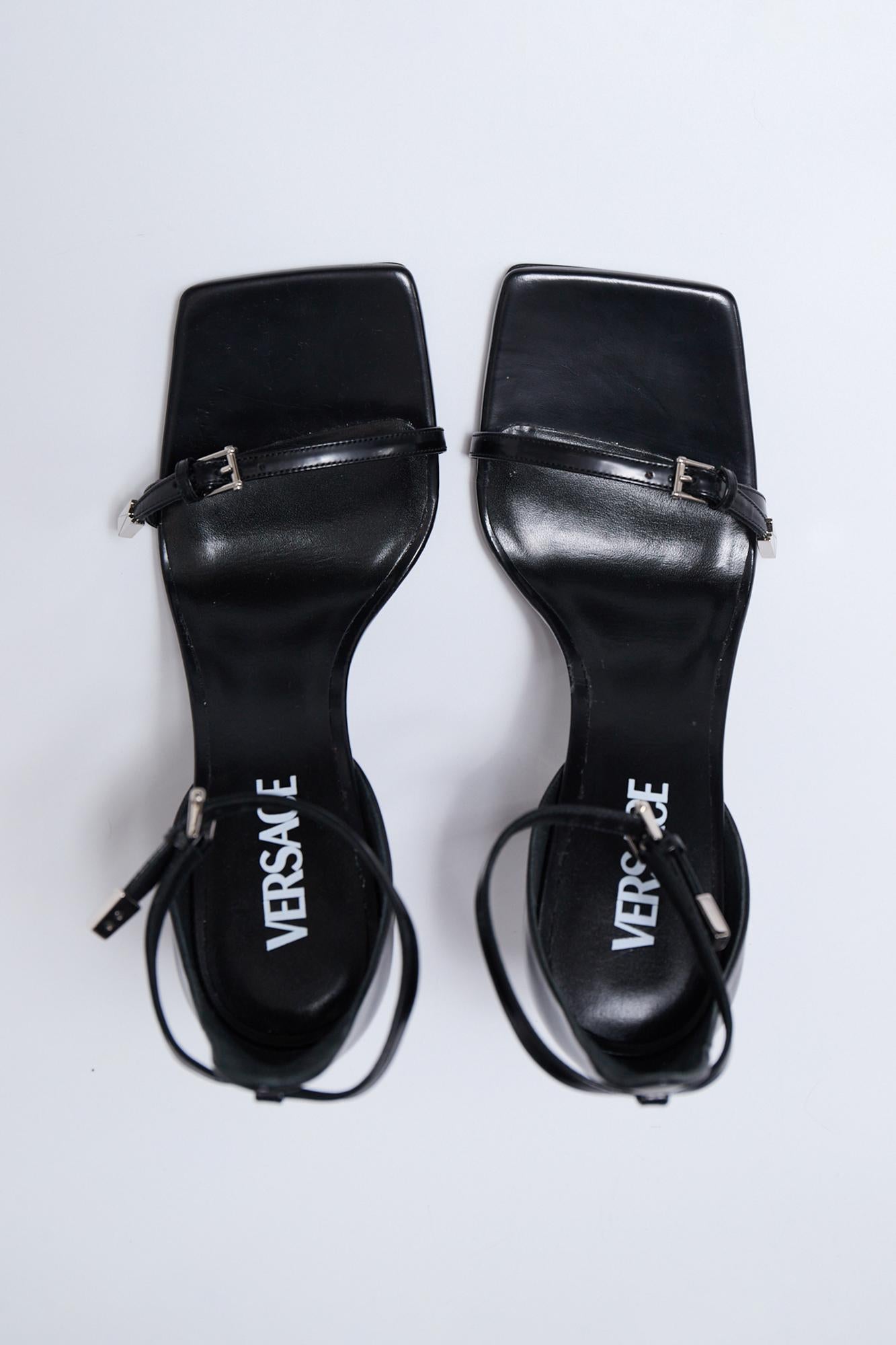 Versace 38