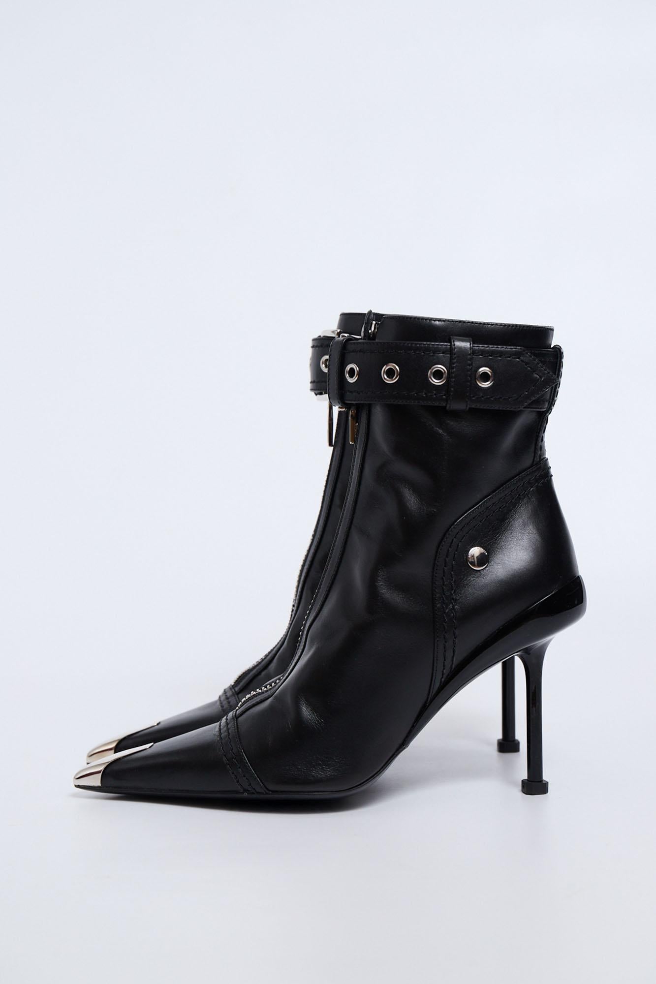 Alexander McQueen 38