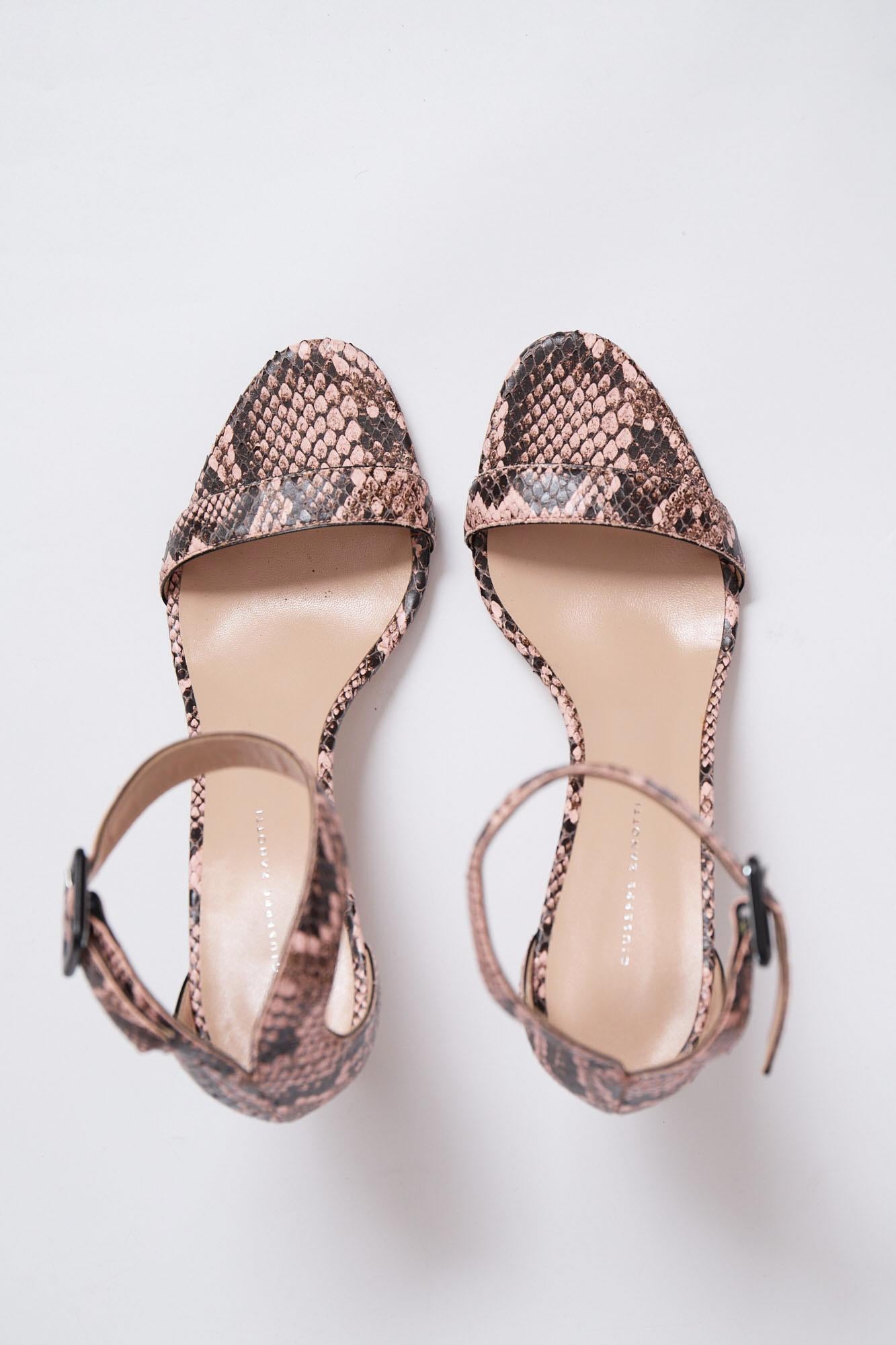 Giuseppe Zanotti розмір 40.5